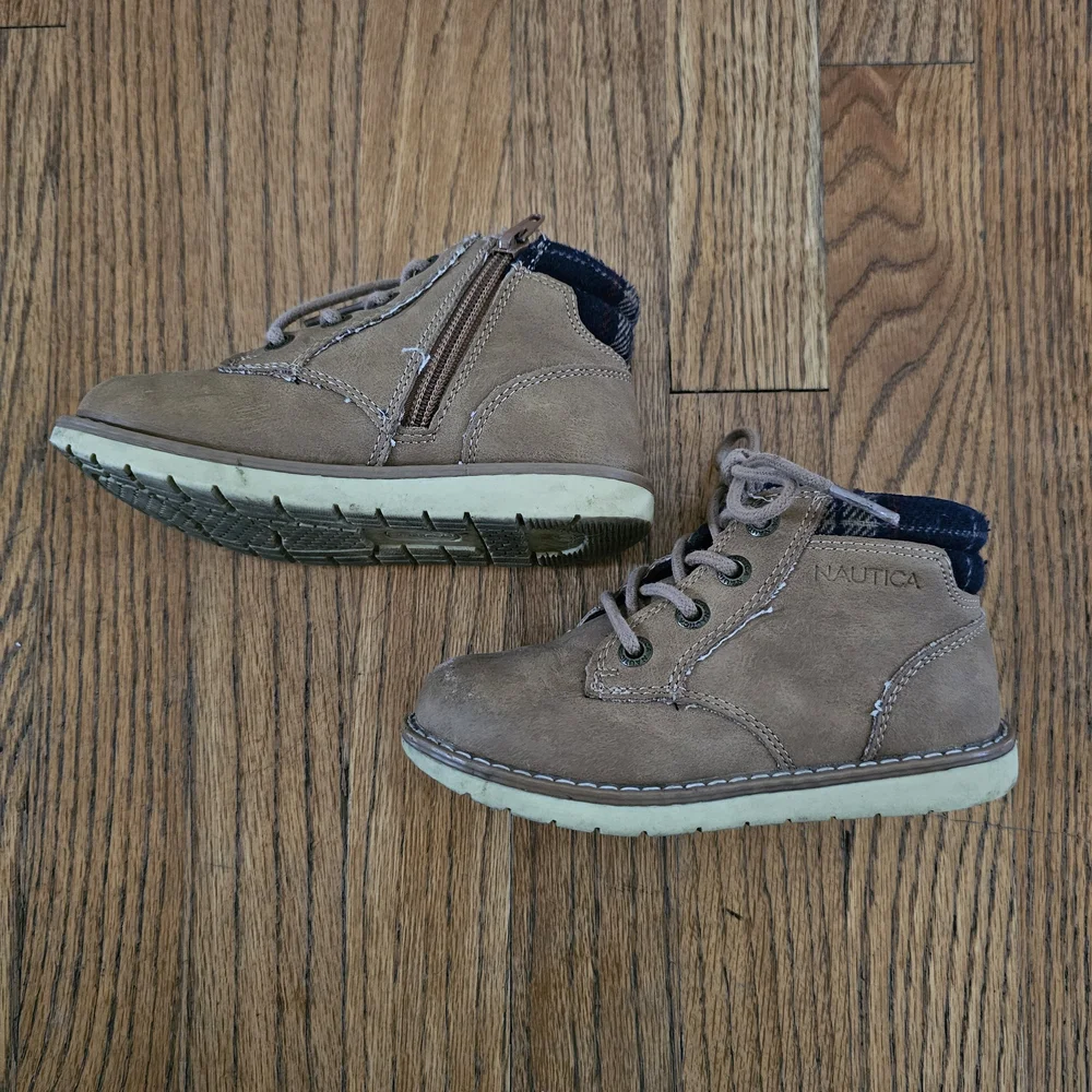 Nautica Brown Kids Boots with Blue Accents Boys Size 10